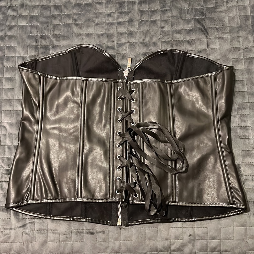 Faux Leather Corset | XXL | Front Zip Corset (lace-up back) - Picture 2 of 3